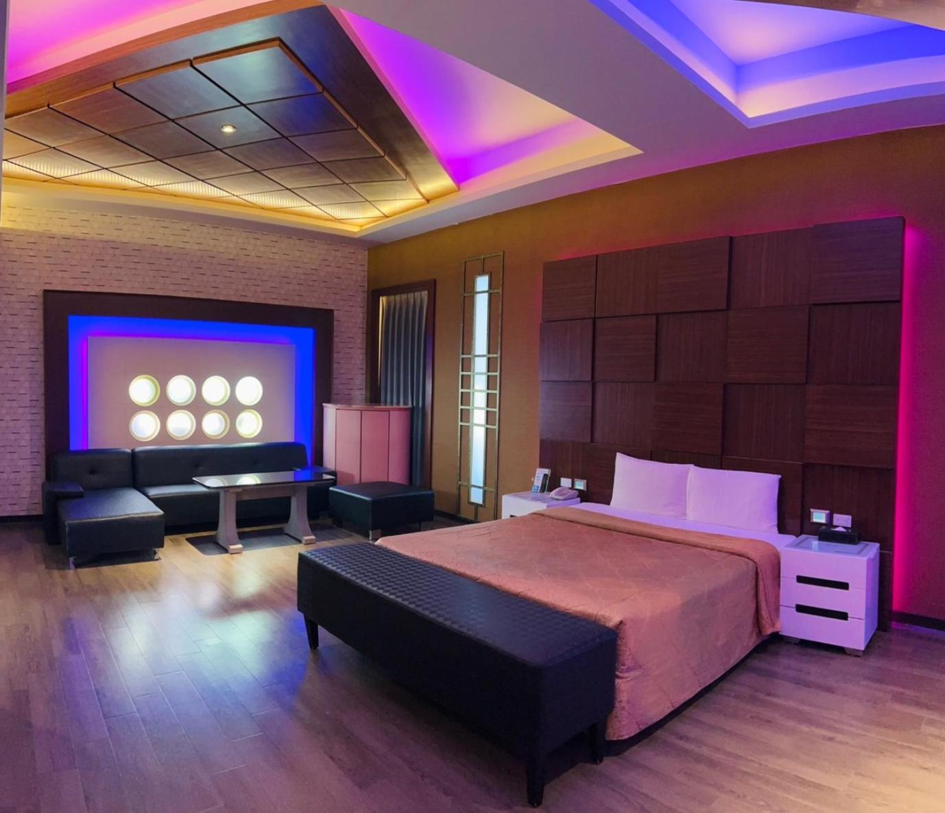 Pingtung Wei Feng Exquisite Motel Pintung Branch المظهر الخارجي الصورة